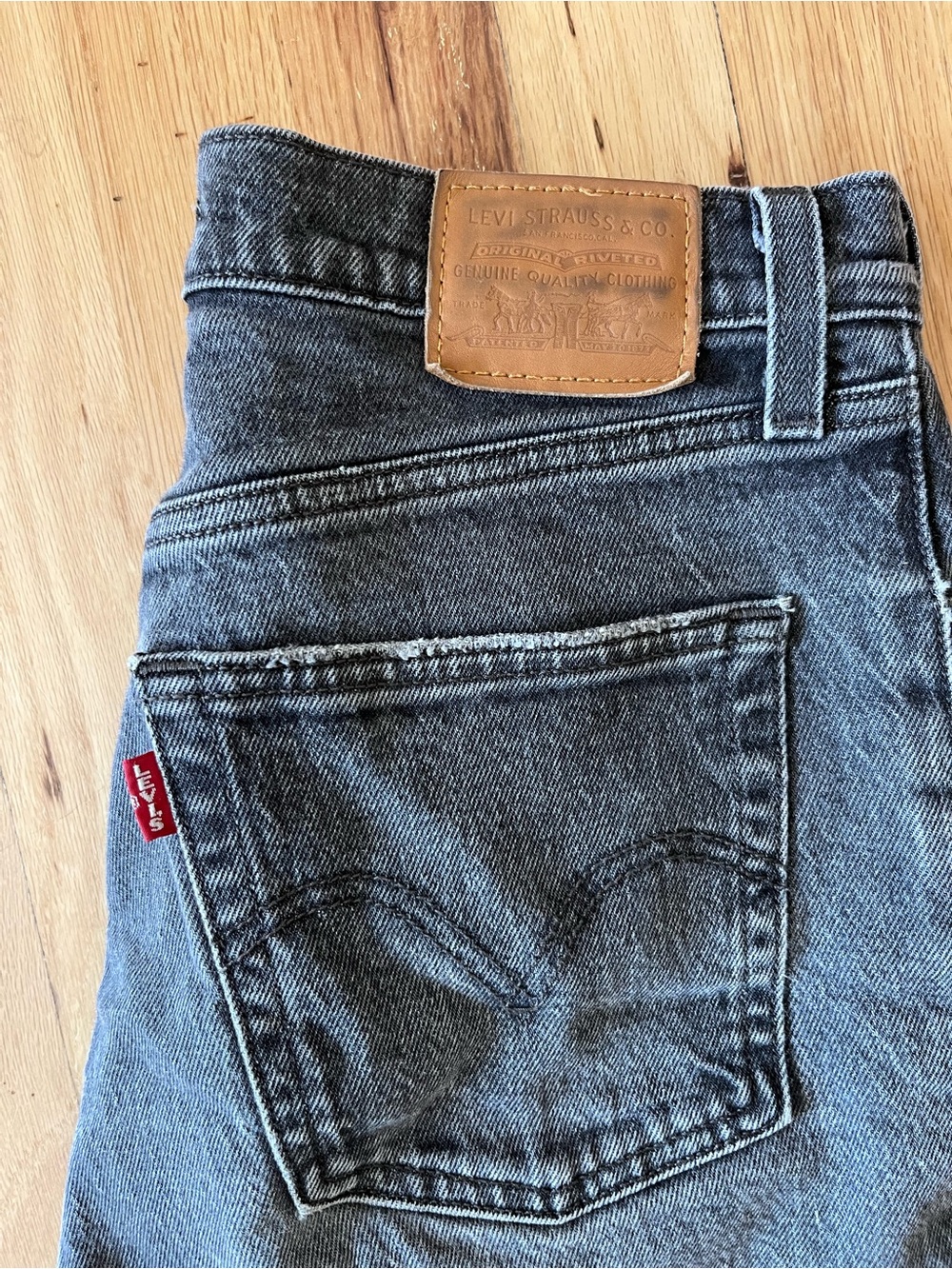 Levi’s Ribcage Straight Jean - Picture 7 of 7